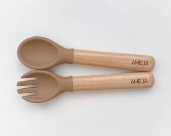 Personalisierte Löffel und Gabel Set | Silikon Utensilien Set für Baby und Kleinkind | Lasergravur | Baby Training & Entwöhnung | Utensilo