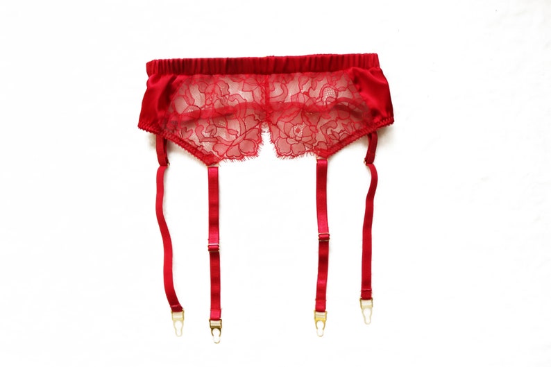 EMBER Chantilly Lace Garter Belt