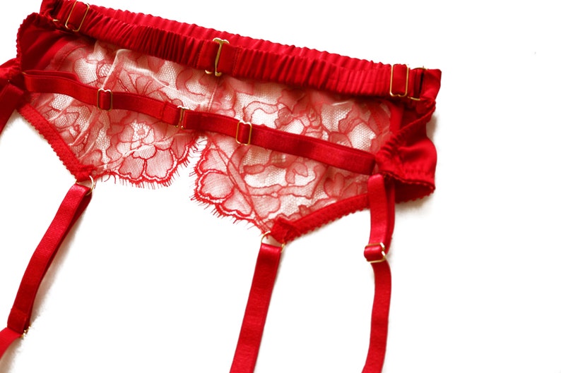 EMBER Chantilly Lace Garter Belt