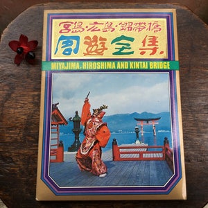 Japan Vintage 24 Post Kaarten Miyajima, Hiroshima en Kintai Bridge and Landschap