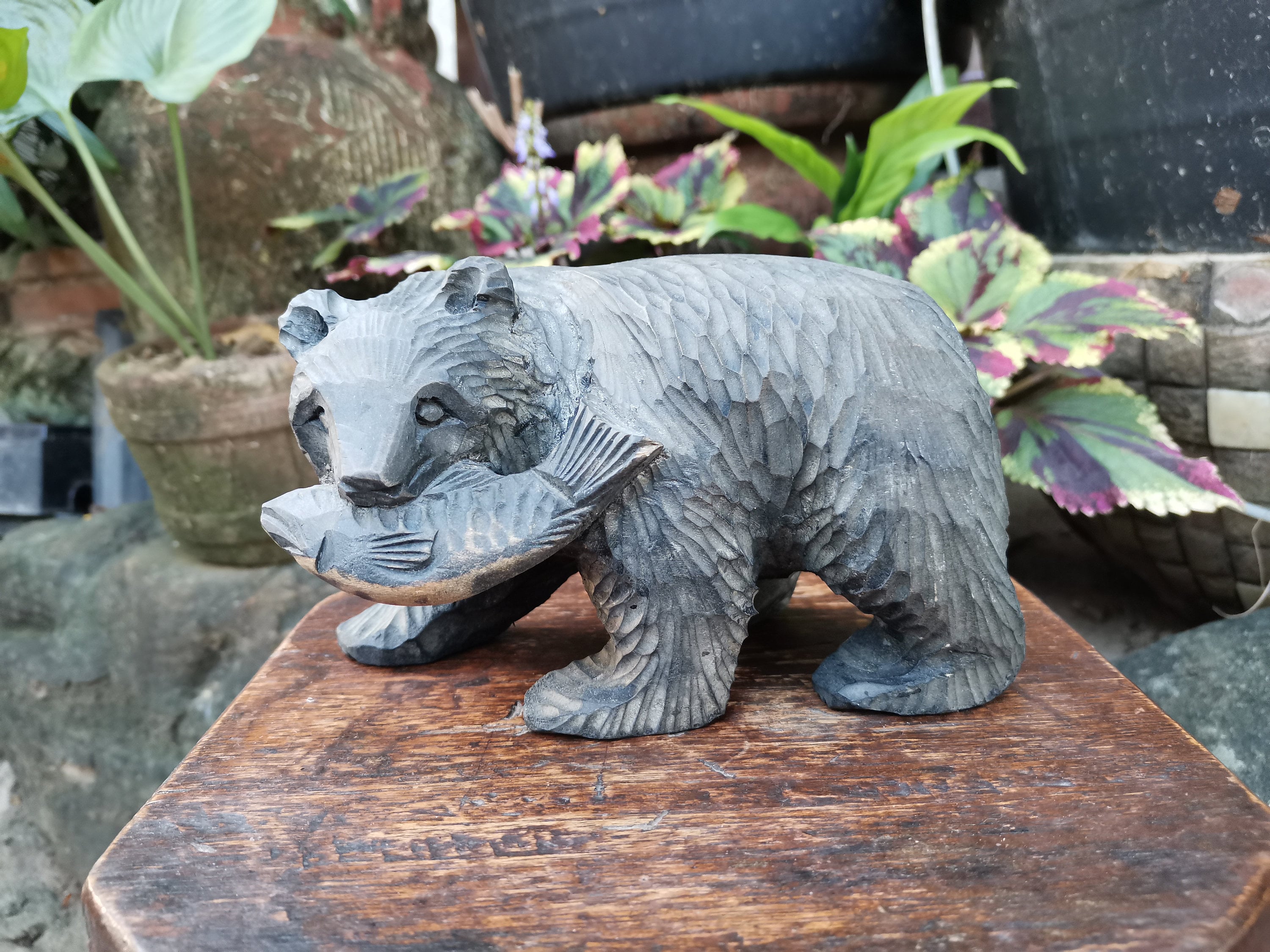 Carved wood bear with fish - Etsy 日本