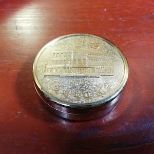 Estuche japonés de pasta de tinta roja Shuniku (朱肉) chapado en oro de 24 quilates para sello Hanko Chop de caligrafía