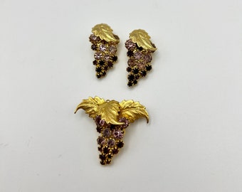 Vintage Rhinestone Grape Cluster Brooch and Earring Set, Purple Pink Gold Tone, Mid Century Costume Jewelry