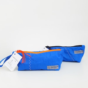 Ultra lightweight toiletry bag, utility pouch, case 26 grams / 0.6 oz made of boat tarpaulin. Thin, flexible & sporty. Ideal for in the bag or backpack image 1