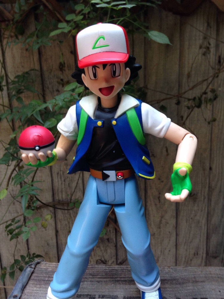 Rare Original Pokemon Nintendo Hasbro Talking Ash Action Figure with