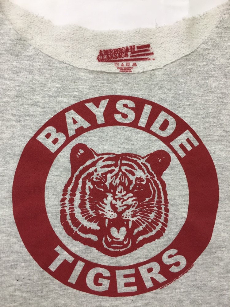 Save By The Bell Kelly Kapowski Bayside High Tigers Oversized Off the Shoulder and Cropped Grey Sweatshirt Medium Vintage Crop Sweatshirt M