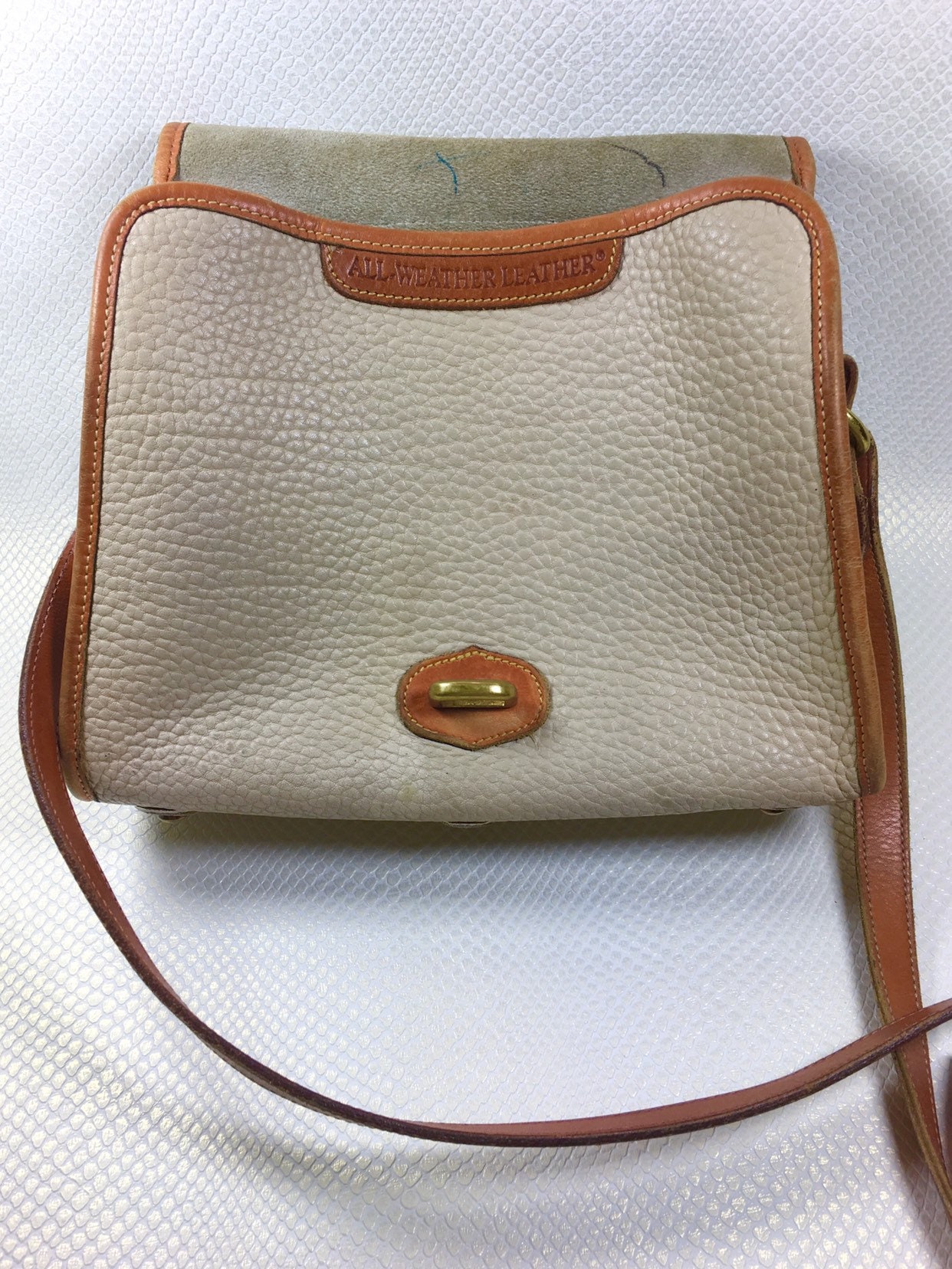 Buy the Vintage Dooney & Bourke All-Weather Leather Speedy Handbag Satchel  in Bone White/British Tan