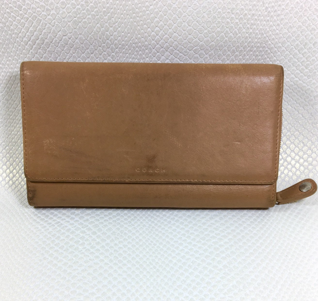 Coach clutch, Women's Fashion, Bags & Wallets, Clutches on Carousell