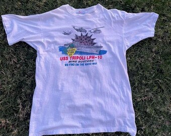 Vintage 90s Desert Storm USS Tripoli Mine Busters Armed Forces Service Shirt Med