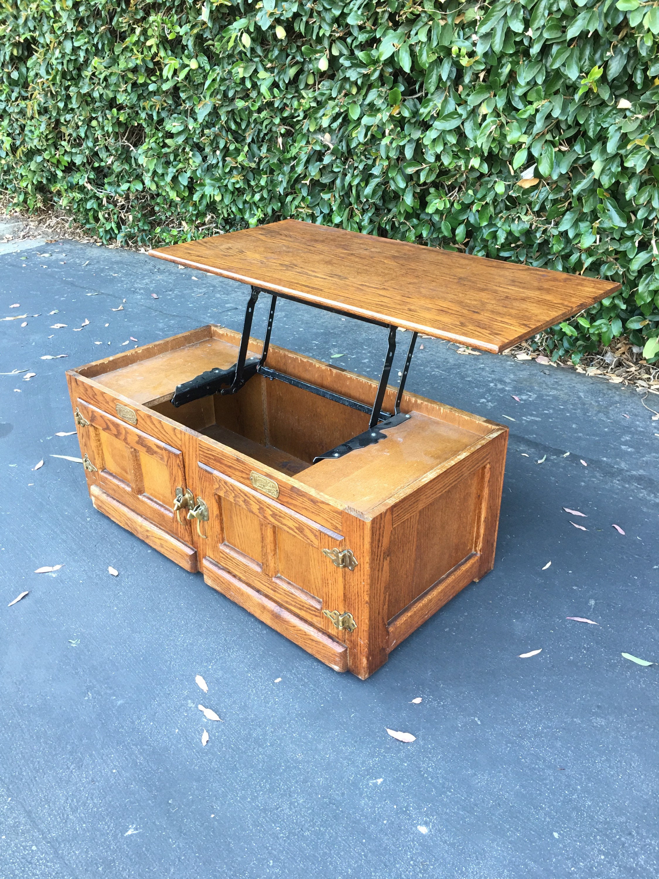 White clad lift top coffee table deals