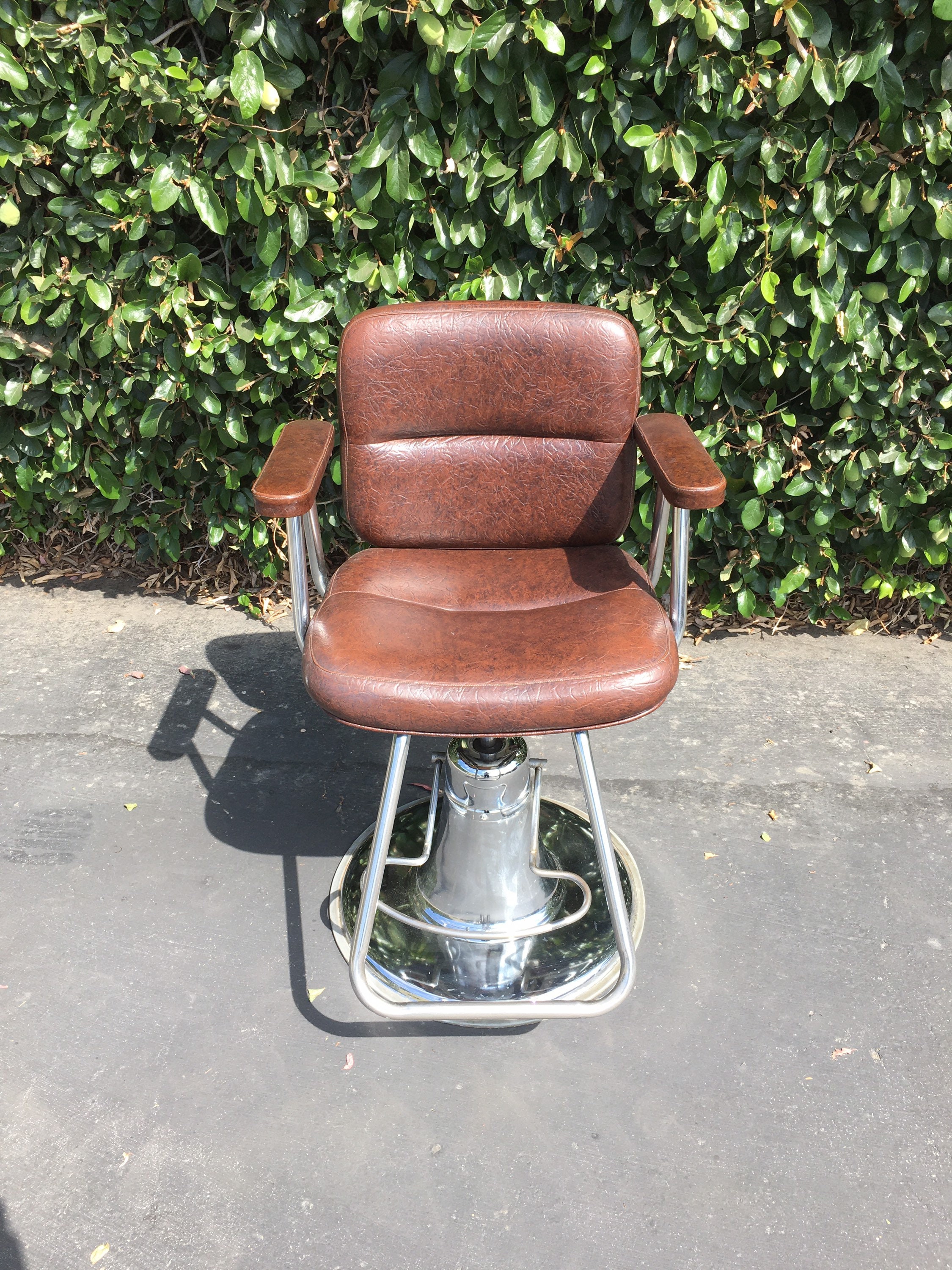 Vintage 70s 80s Reclining Barbers Hairdresser Tattoo Salon Gaming