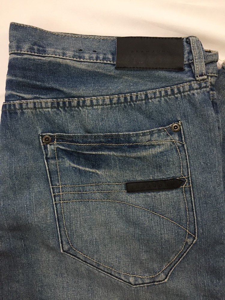 relaxed baggy jeans