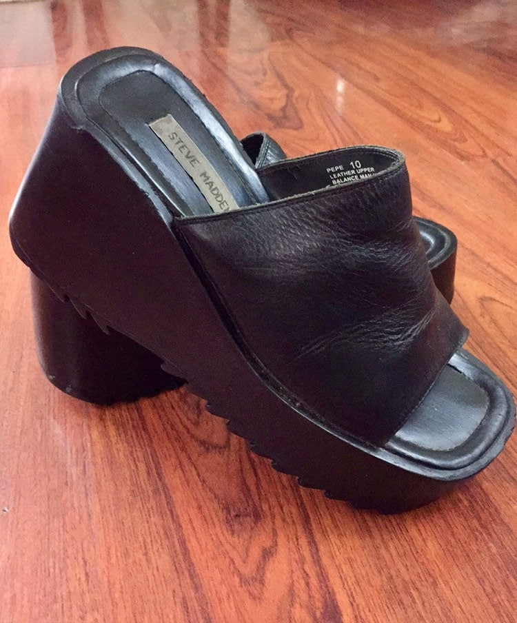  90s  Vintage Iconic Steve Madden Pepe  Leather Chunky 