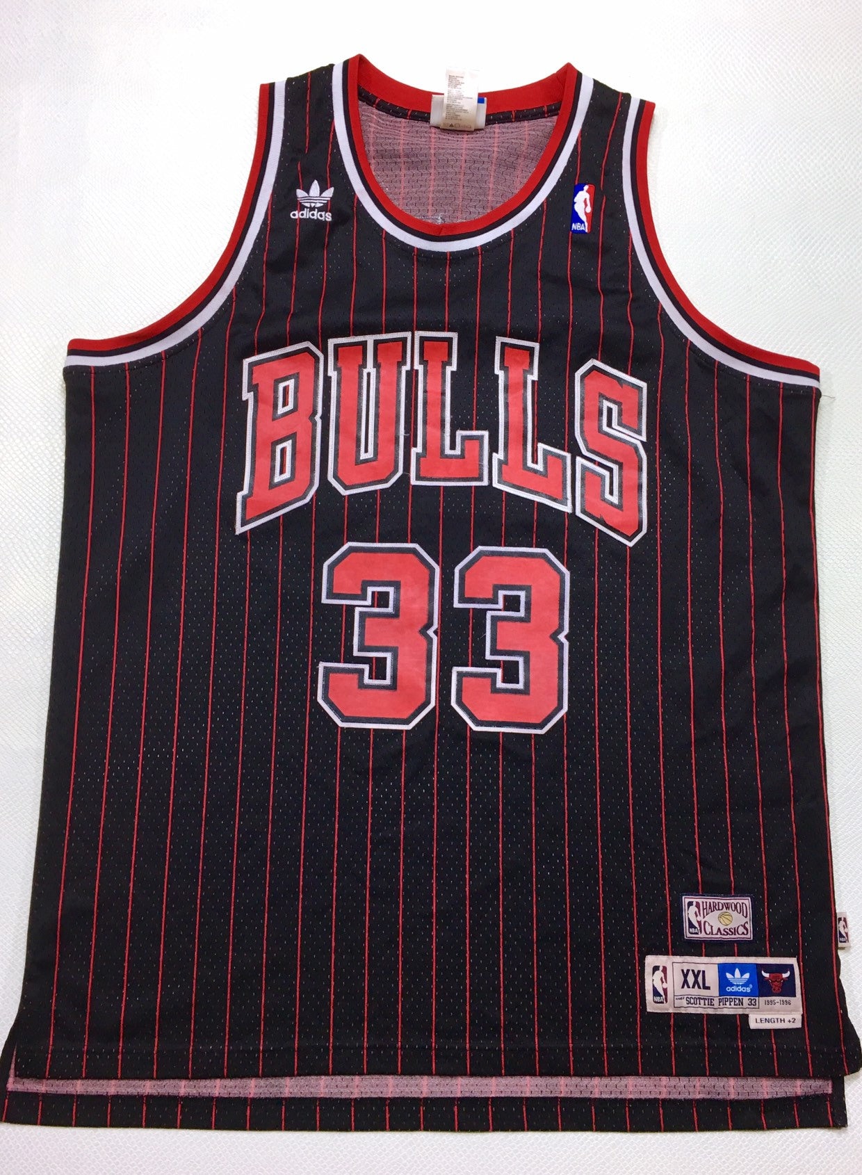 95-96 Vintage Adidas x Hardwood Classics NBA Chicago Bulls Scottie Pippen  #33 Swingman Black with Red Pin Stripe Jersey XXL 2 Length