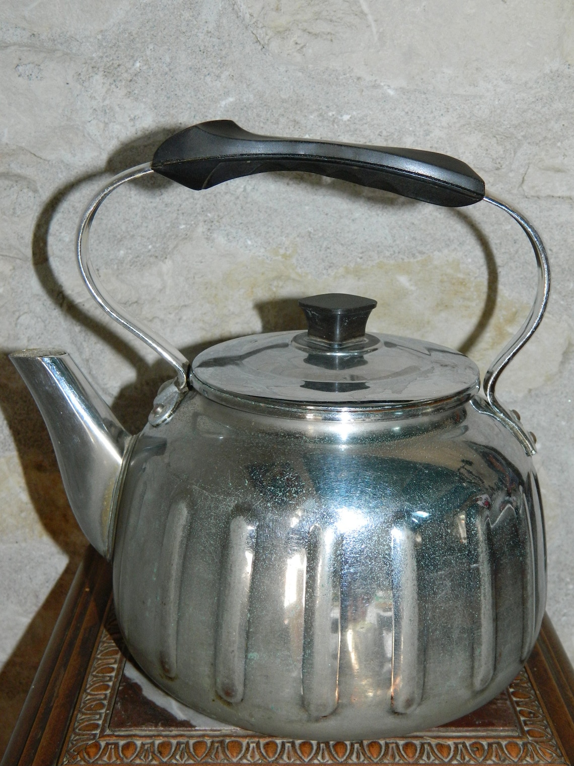Bouilloire Ancienne En Tôle émaillée – Rouge à Pois Blancs – Vintage