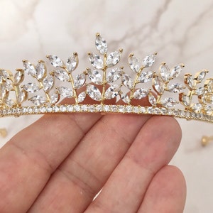 Wedding crown, Gold wedding tiara for bride which has immense sparkle , Bridal headpiece, Cubic zirconia, Wedding hair piece,