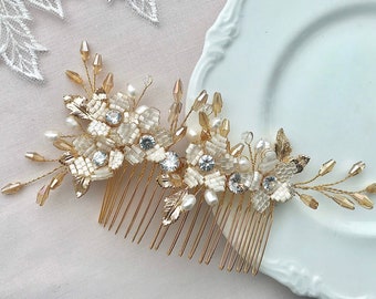 Bridal hair comb, Gold floral hairpiece with cubic zirconia crystals, Flower hair piece, Wedding hair accessories, Bridal headpiece