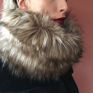 Ladies Faux Fur Big Infinity Scarf in Wolf Skin/ Lady Modern Autumn_Winter_Spring Scarf/Elegant Accessory/Fluffy Winter Scarf/ Chic collar