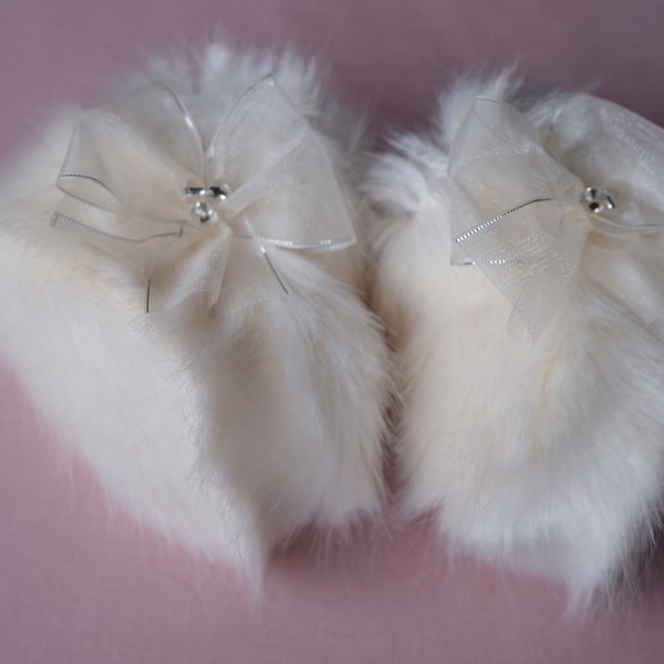 Baby Cute Faux Fur Boots in Ivory - Champagne/Baby Photo Prop/Newborn Modern Outfit/Christening/Baby Chic All Season Boots/Toddler Moccasin