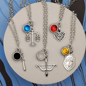 Chronicles of Narnia Character Inspired Mini Jewel & Charm Necklaces - Main Kings and Queens - Lucy, Peter, Susan, Edmund, Caspian