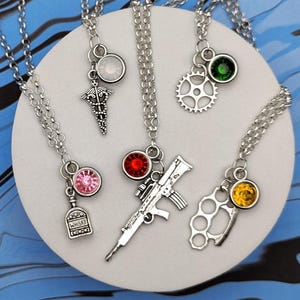 Mini collares de joyas y amuletos inspirados en Fallout New Vegas - Todos los compañeros: Arcade, Boone, Lily, Raul, Cass, Veronica, ED-E, Rex