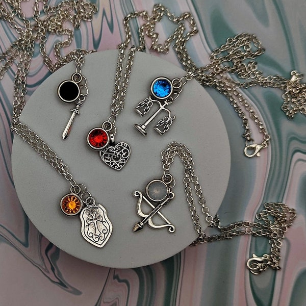Chronicles of Narnia Character Inspired Mini Jewel & Charm Necklaces - Main Kings and Queens - Lucy, Peter, Susan, Edmund, Caspian