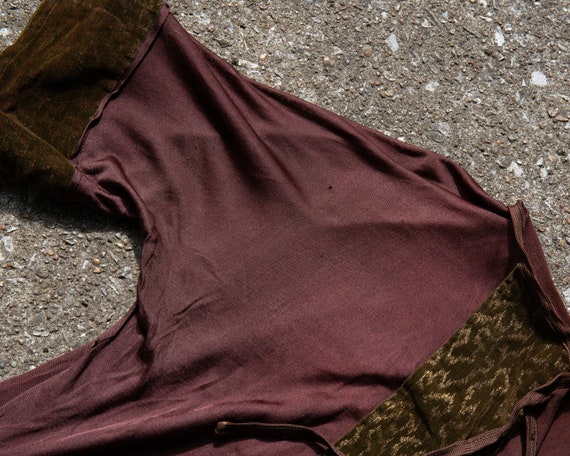 1920s brown knit flapper top with velvet details - image 3