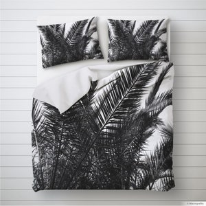Black & White Palm Leaves Duvet Cover – Tropical Bedding for Home, Dorms or Hotel Rooms. MG031A