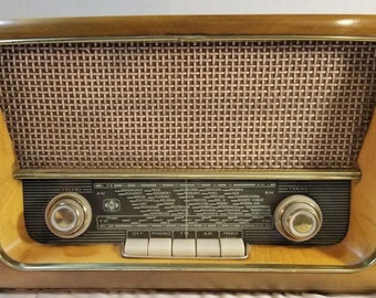 Vintage EMUD REKORD Junior 196 West German Am/Fm Table Top Tube Radio