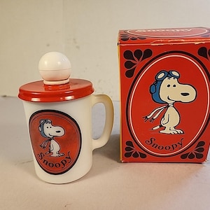 1969 Vintage Avon Red Baron Snoopy Ace Liquid Soap Bottle Milk Glass Unused