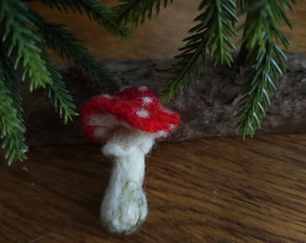 Red mushroom- felted brooch