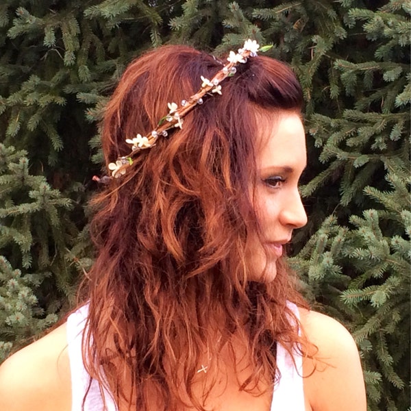 Woodland wedding crown, woodland wedding tiara, wedding hair crown, wedding hair tiara, Ivory hair crown, beaded flower crown, beaded tiara