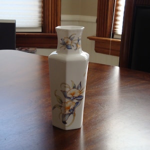 Aynsley China JUST ORCHIDS Bud Vase!