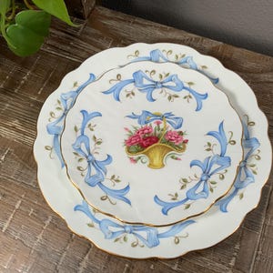 Aynsley AUGUST CARNATION 3-Piece Floral * Salad Plate * Tea Plate * Saucer - Bone China England