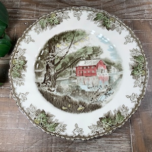 Johnson Bros DAS FREUNDLICHE VILLAGE 10-5 / 8 &quot;Buffet-Teller - The Old Mill - Braun Transferware Polychrome - England