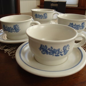 Pfaltzgraff USA YORKTOWNE Salt Glazed Stoneware Cups and Saucers (4)!