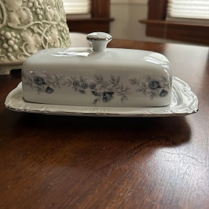 Daniele BAROQUE BLEU China Covered Butter Keeper!