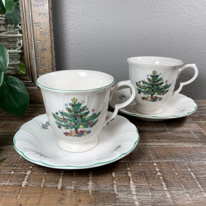 Nikko HAPPY HOLIDAYS Cup and Saucer Sets (2 Sets) - Christmas Tree