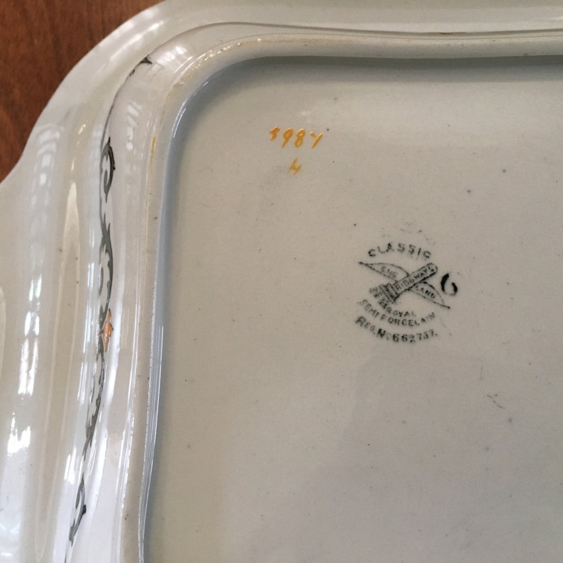 Antique Ridgways CLASSIC Gray /& Mustard 10 Square Covered Vegetable Serving Dish