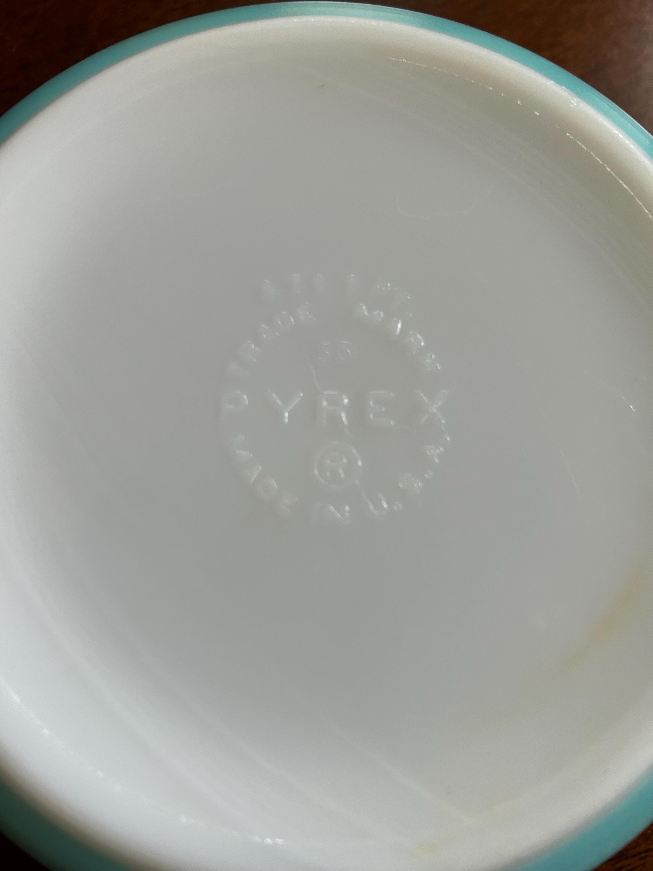 Pyrex Turquoise 404 Pyrex TURQUOISE BUTTERPRINT One Pint Round Covered Casserole! - Etsy