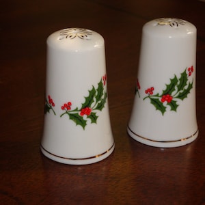 MCM Lefton HOLLY Table Salt and Pepper Set!