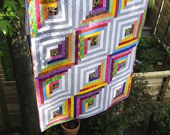 Modern log cabin quilt