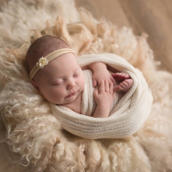 Curly Round Felted Blanket Newborn Photography Props Wool Stuffer Curly Felt MORNING LATTE, PASTEL