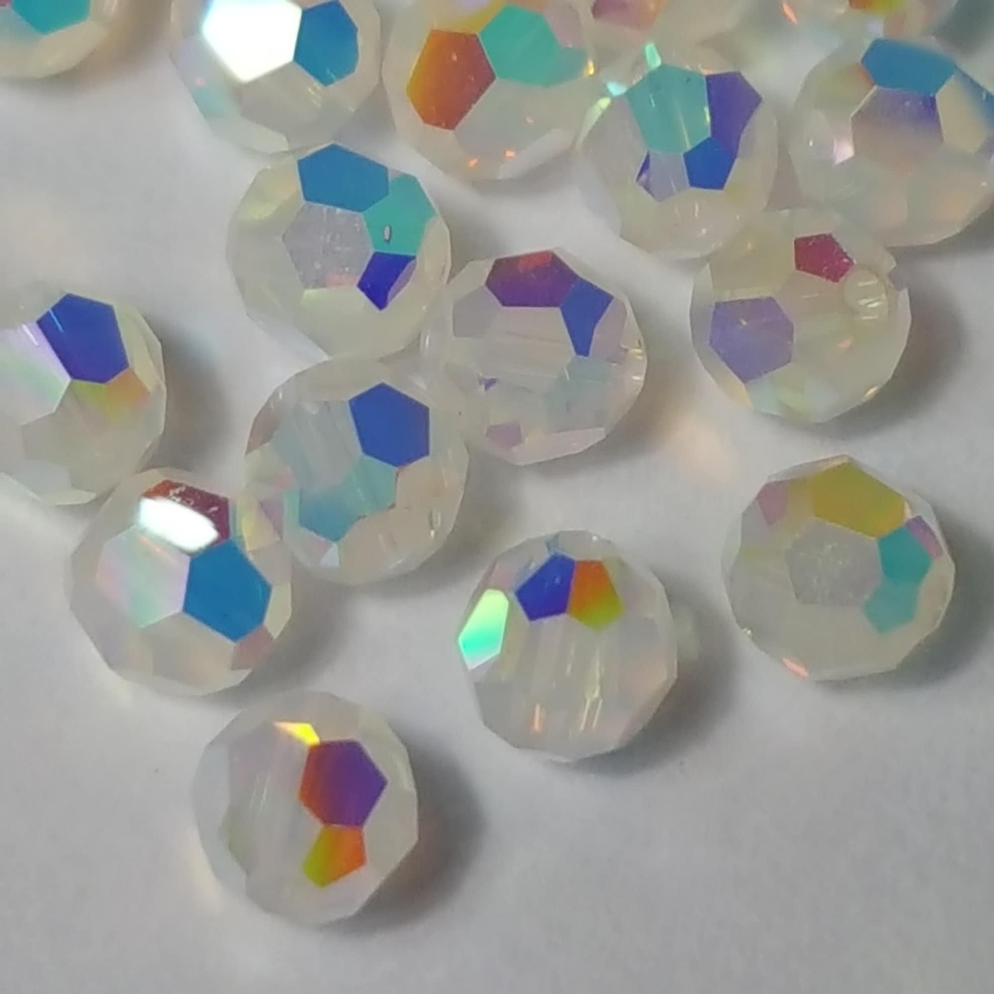 スワロフスキー 4 mm ラウンド (5000) ファセット クリスタル ビーズ