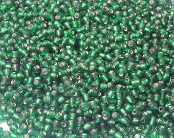 6/0 Silver Lined Medium Green Seed Beads - 20 Grams