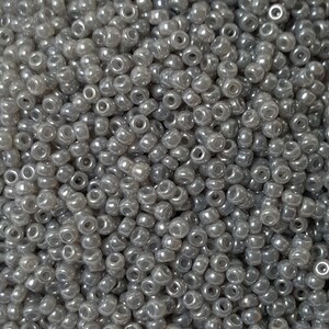 8-526, Miyuki 22g Silver Grey Ceylon 8-526, Miyuki 22g Silver Grey Ceylon