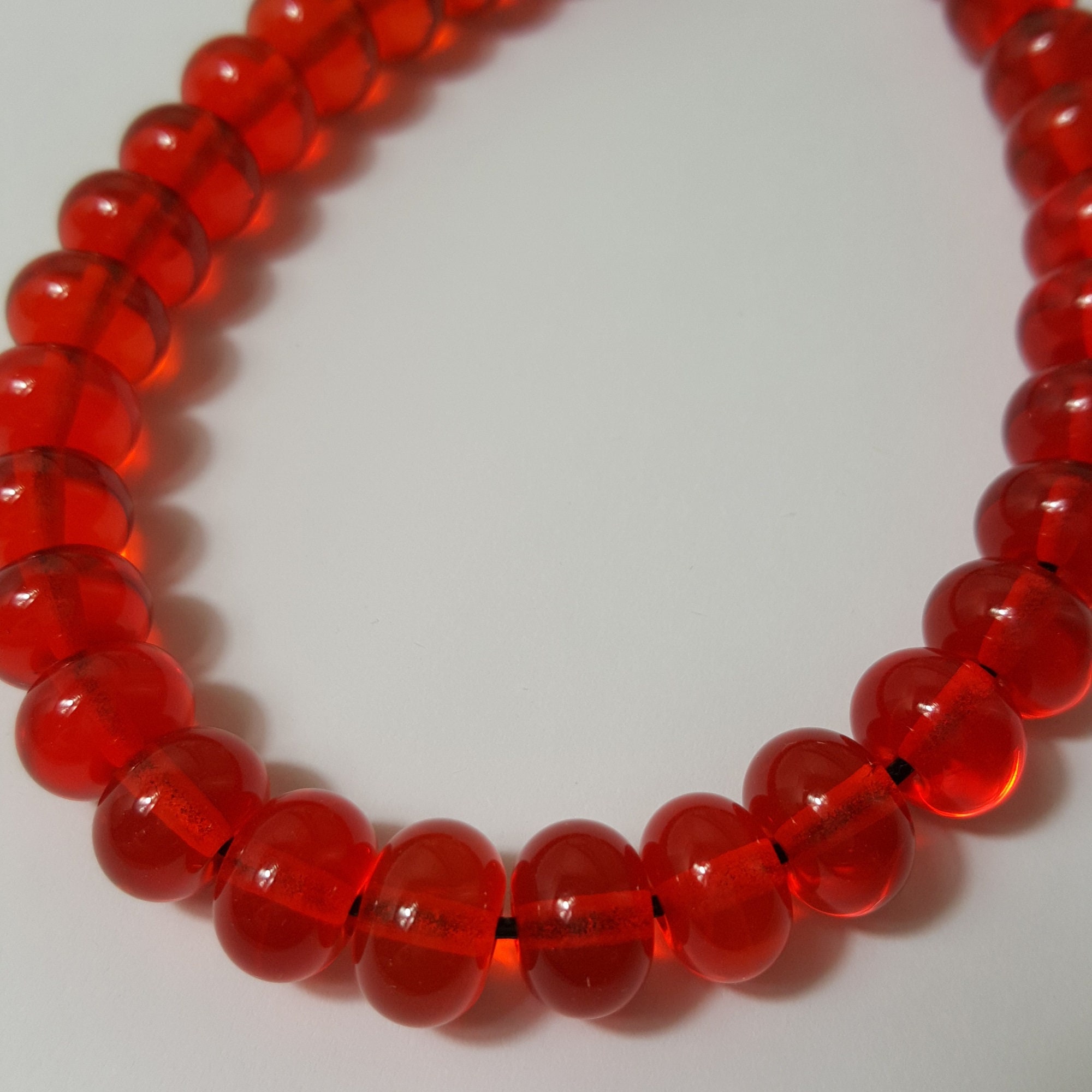 AHANDMAKER Donut Perlen Set | 110 Stück 11 Farben | 10mm Glasperlen | Für Schmuckherstellung