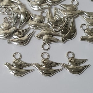 16 x 20 mm metalen vliegende vogel-bedels, antiekzilver, 10 stuks
