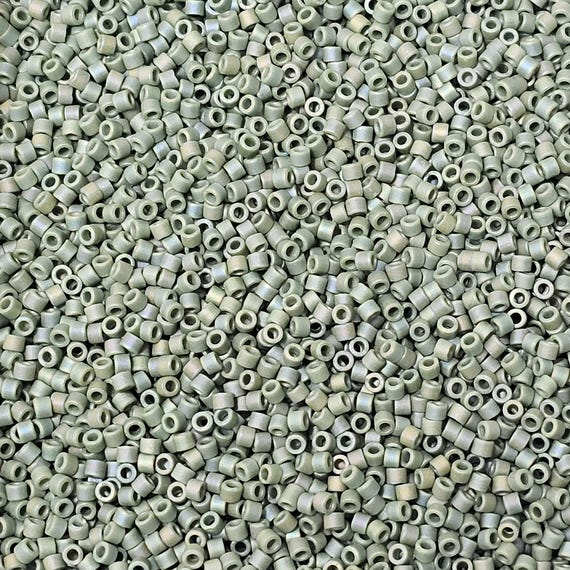Miyuki Delica Glasperlen, Größe 11/0, Farbe Avocado (opak) – 7,2 G Packung Für Perlenstickerei Und Schmuckbasteln