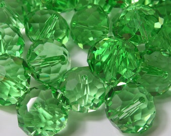 Perles rondes en cristal facetté vert péridot 14 x 10 mm - 10 pièces